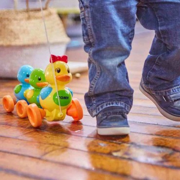 Tomy Quack Along Ducks Συρόμενα παπάκια στη Σειρά για 10+ Μηνών